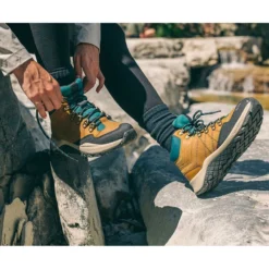 Wolverine Women's Luton Mid WP Outdoor Hiker Boot -Gold- W880386 -Wolverine Sales Shop W880386 PDP